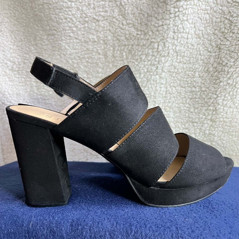 Naturalizer Black Suede Heels *NWOT*
